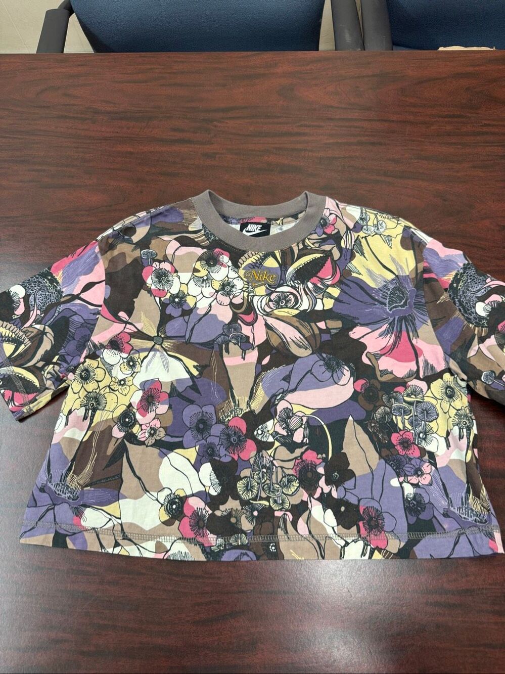 Nike Abstract Floral Athletic Crop Top Size Medium